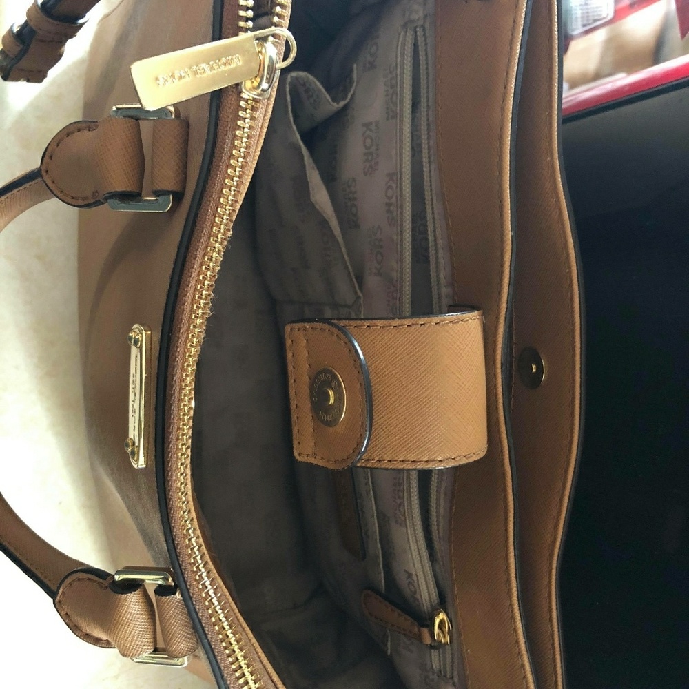Authentic MK purse n wallet